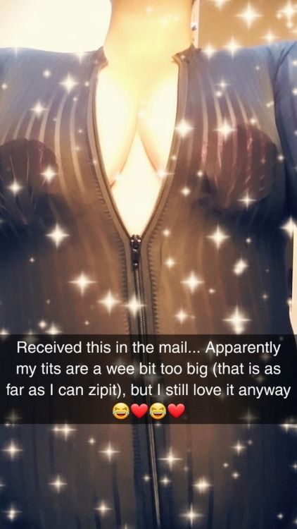 I love this even if I can’t zip it up all the way because tits… It’s super soft a