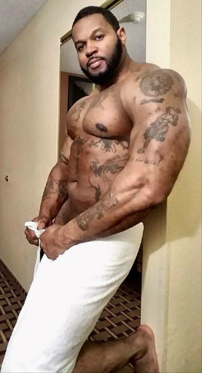 fcsdtrmntn:  @blackstripperworshippers