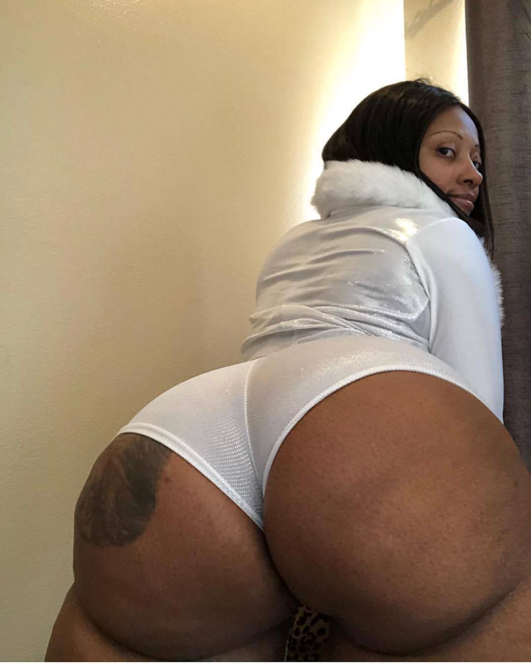 thequeencherokeedass:  It’s 35 dollars to join my xxx snap chat for one time payment