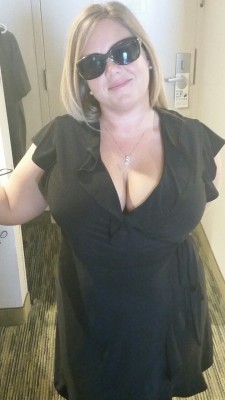 pokerjim:  Going to dinner. Who likes Jen’s cleavage?? 