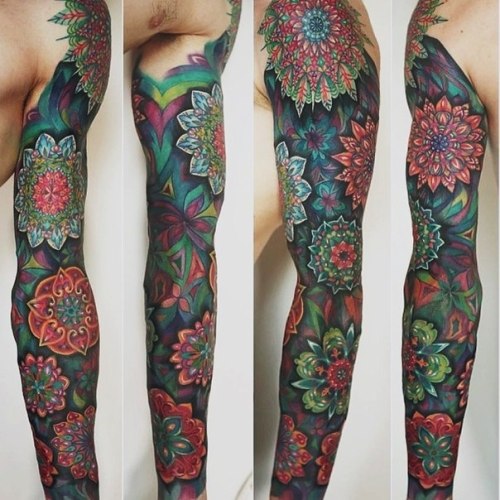 rosalarian:thestarlighthotel:Colorful sleeve | Rom AzovskyAs I said on the first RA tattoo yesterday