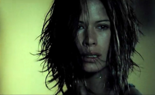 Porn donmarcojuande:  Rhona Mitra in ‘Doomsday’ photos