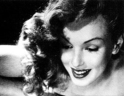 wehadfacesthen:  Marilyn Monroe, 1947