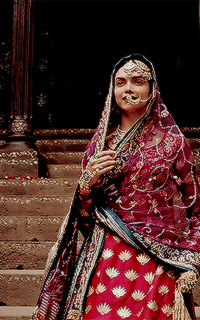 aashiqaanah:Wardrobe: Mastani Saheba