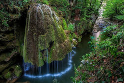 atlasobscura:  BIGAR WATERFALL -CARAȘ-SEVERIN, ROMANIA In Caras-Severin County in the western part of Romania, the moss and stone have turned the amazing Bigar Waterfall into an otherworldly liquid veil so lovely it is even called “the miracle from