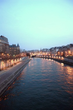 villere:  Seine | vertical (by wolf in paris ∞) 