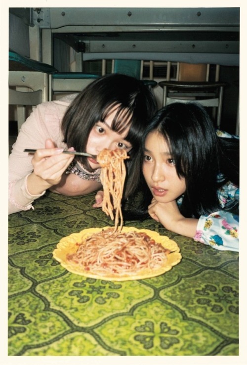 yua: ViVi 2017年​4月号 Photos: Motohiko Hasui(W)  Model: Tao Tsuchiya, Tina Tamashiro (ViVi exclusive) 