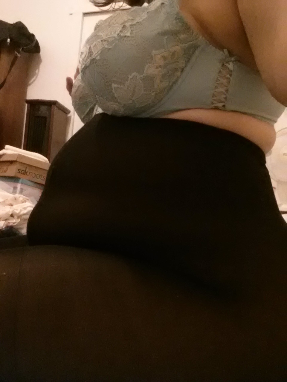 ringabelly:  I’m so full right now that my tummy is all sloshy when I shake it