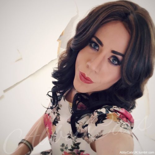 yes-sadie100:  Sign up for my free feminization program and unleash the gurl within!