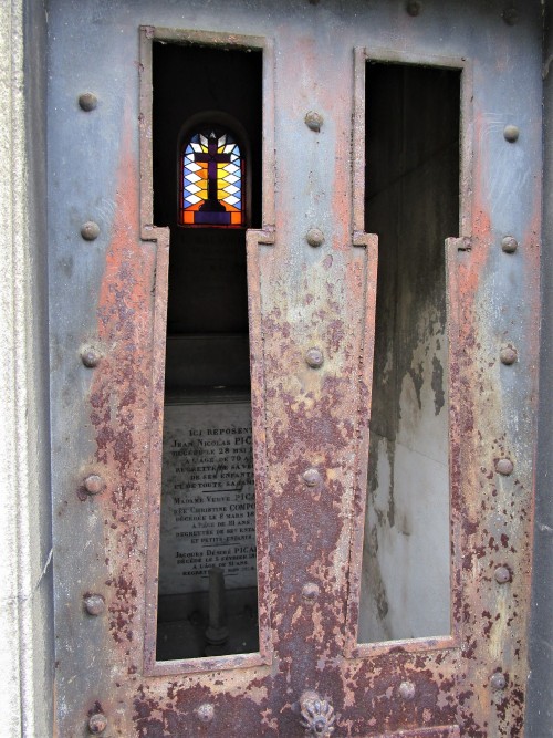 Ten mausoleums at Saint-Vincent Cemetery, Montmartre, ParisPhotos by Charles Reeza - October 2021