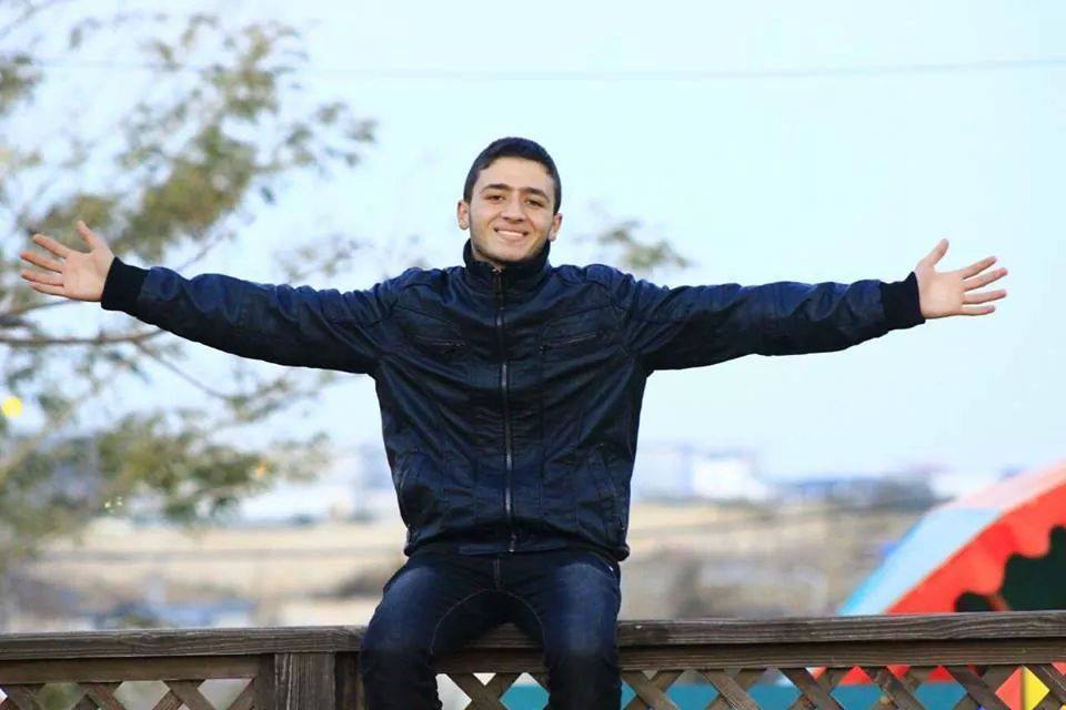 thepeoplesrecord:  redplebeian:  Anas Qandeel, 17 years old Palestinian from Gaza