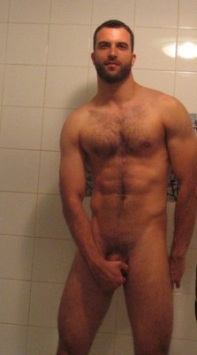 queerio:  hot4hairy:  H O T 4 H A I R Y