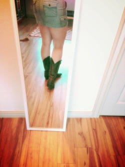 jessiemayi652:  Cowboy boots by request from