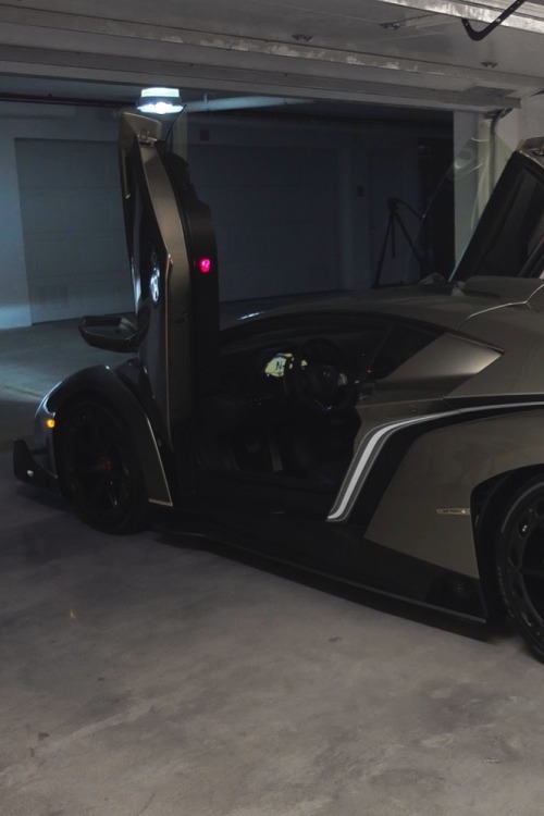 vistale:  $4.1mill Lamborghini Veneno | via