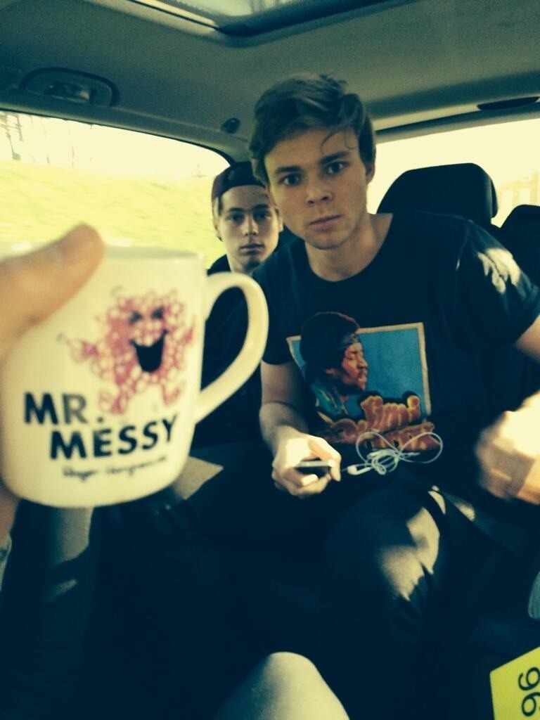 heartbreakirwin:  @5SOS: Cup of tea and off to work! Lol :) x 