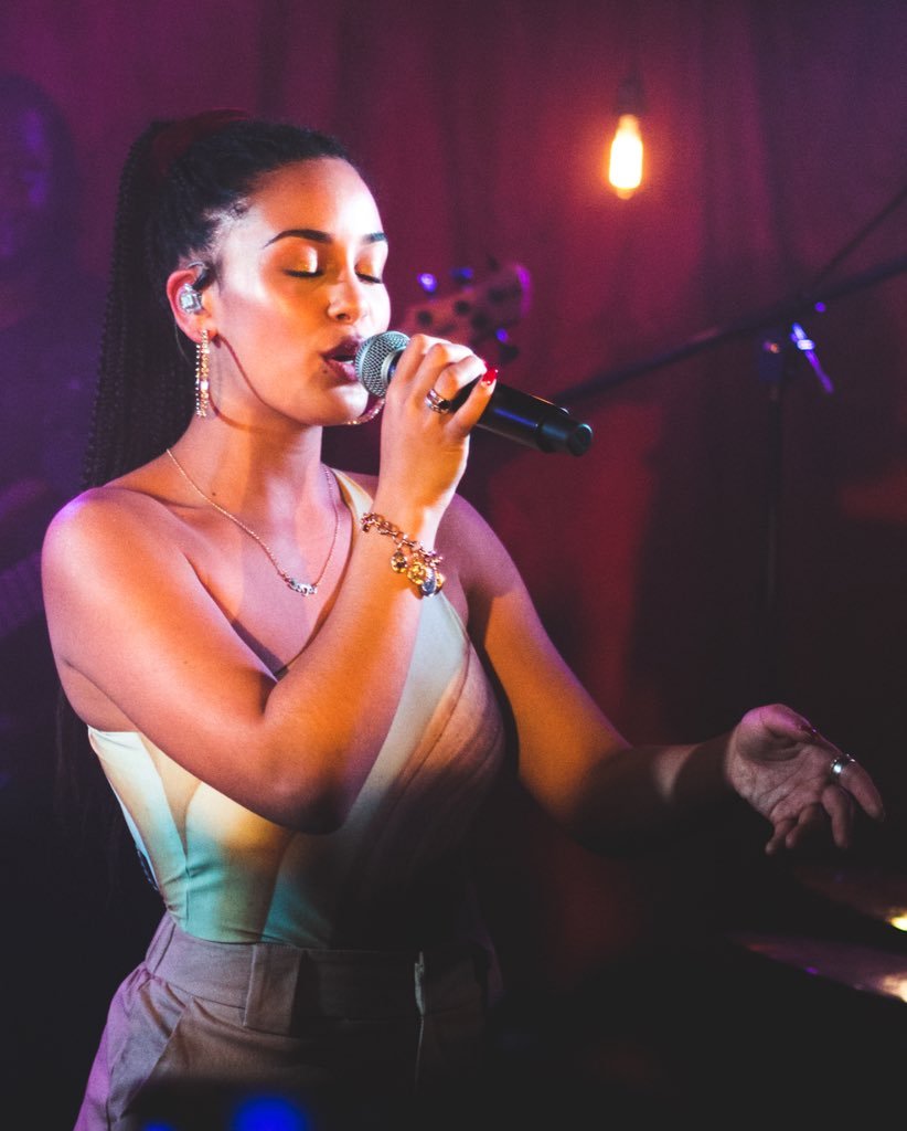 100runway:  Jorja Smith performing on April 28, 2018 in Vancouver