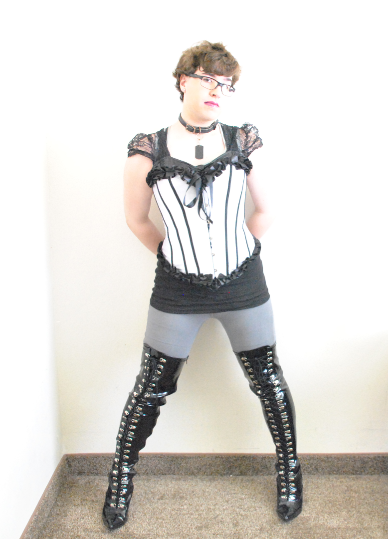 kittafterdark:  Tight CorsetFelt like doing something provocative &lt;3 