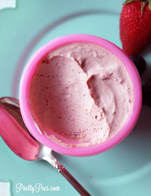 chronic-mastication-too: Easy Strawberry Mousse