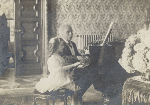 Gabriel Fauré jouant à quatre mains avec Melle Lombard, à Trevano, Lago di Lugano = Gabriel Fauré Pl