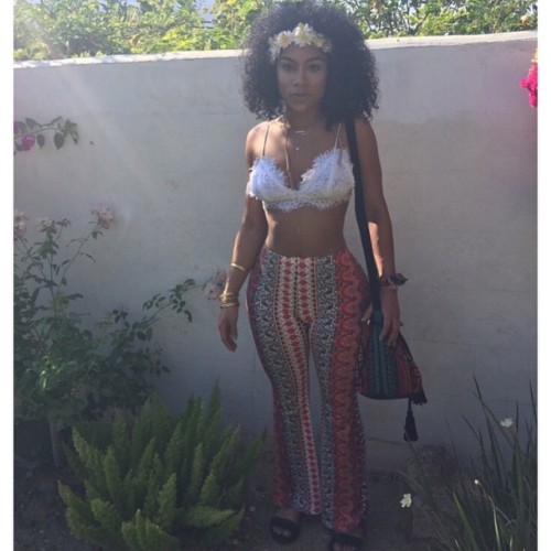 bombshellssonly:  @hikeahkareem