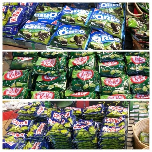 matcha fair at mitsuwa #crunch #kitkat #oreo (at Mitsuwa Marketplace)