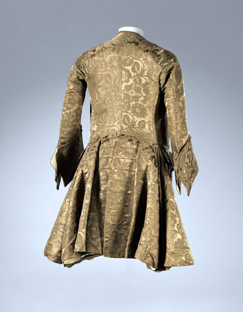 my18thcenturysource:Silk coat, 1740s, England, National Gallery of Victoria, Melbourne, Australia.Th