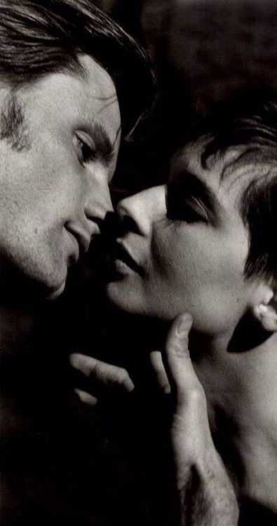 nouvellem:  “A kiss is a secret told to the mouth instead of the ear.” (Ingrid Bergman) Isabella Rossellini & Viggo Mortensen 