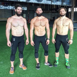 bigredatl:  All 3 staying with the one in the right  Brothers