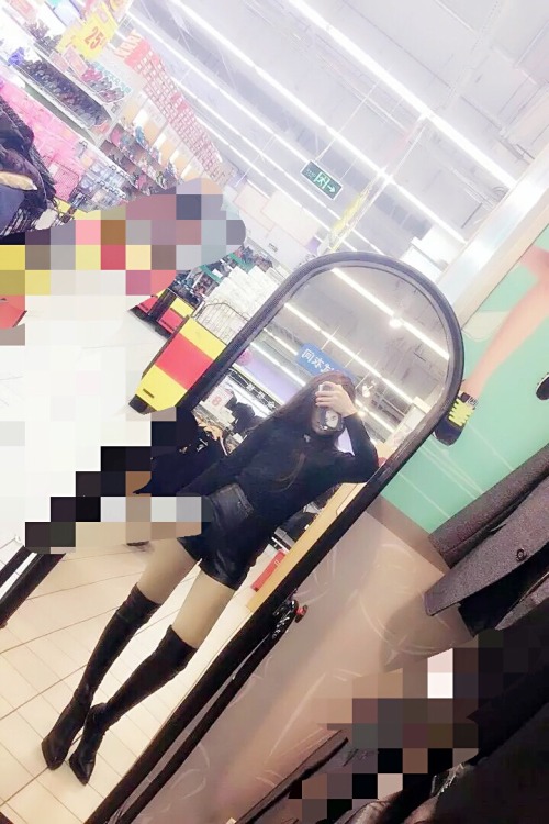 1332731747: 骚妻自拍，谢谢各位的支持评价!