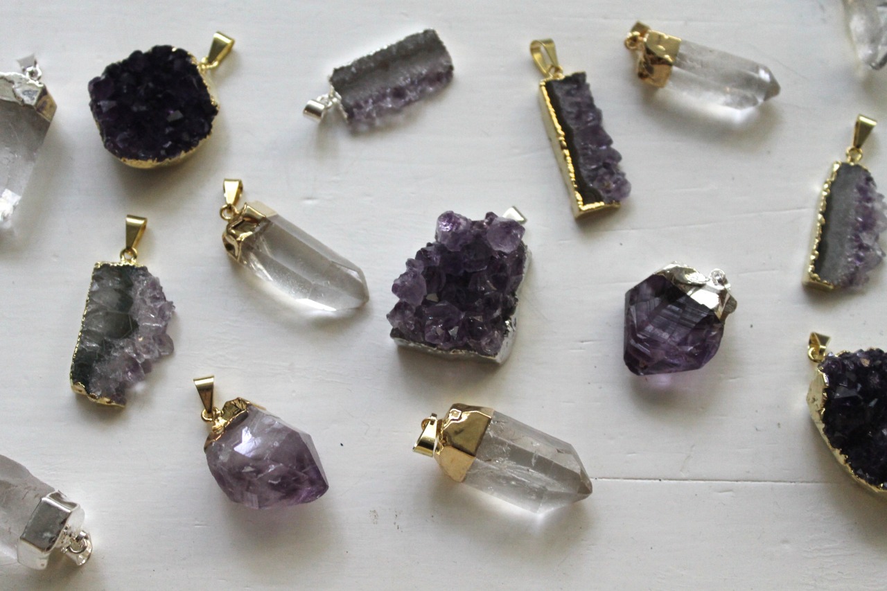 jezie-of-stars:  Crystal Collection from Jezie Jewelry 