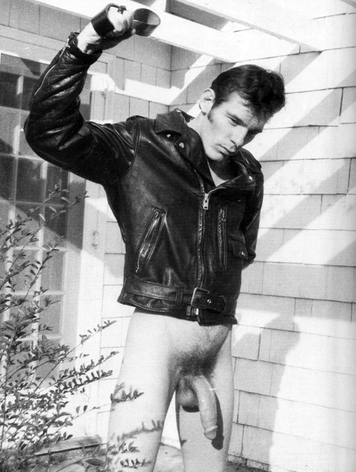 perfectspecimens:  Before there was The Fonz, there was The Shlong.  