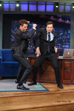 latenightjimmy:  Josh Duhamel and Jimmy Fallon dance on Late Night There’s a time to interview guests and there’s a time to dance. This was the latter. 