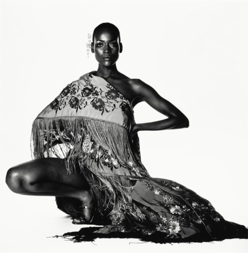 christopherbarnard:Irving Penn: Naomi Sims in scarf, New York 