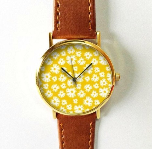 #whitefloral #watch #watches #handmadewatches #handcraftedjewelry #watchporn #watchesofinstagram #wa