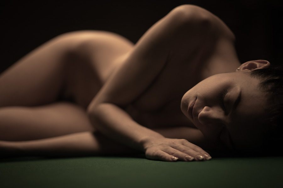 schmackebaetzchen:  by jo grabowski …tranquillement à côté d’elle…* 