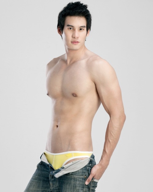 thaimodel:    Rattasart Roongsirithip for Attitude Thailand  