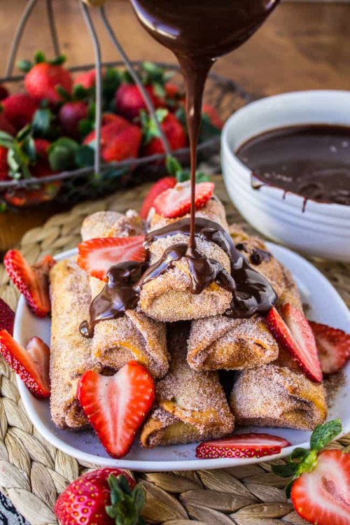 daily-deliciousness:  Banana churros and chocolate peanut butter sauce