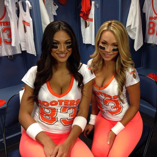 superfructose:  The hottest hooters girls … follow for more —&gt; http://superfructose.tumblr.com