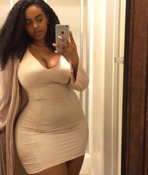 ebonyluvjazz:  redstripeking:  MsRTaye  😍😍😍😍😍
