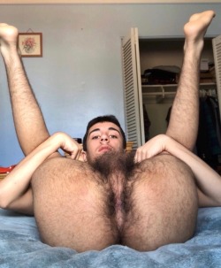 sexatlon-mx:  ¡Oh, por dios! ¿Dónde encuentro ese CULíSIMO?  😛8=👊🏻D 💦  Hairy 