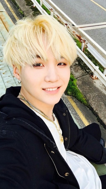 reliablemitten: joonsbees: Agust D lockscreens ✨ © to rightful owners Ugh those bottom two phot