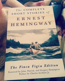 And the presents keep coming. 😍 #mybestfriendisbetterthanyours #bookstagram #booksofinstagram #booklover #book #ernesthemingway #bookporn