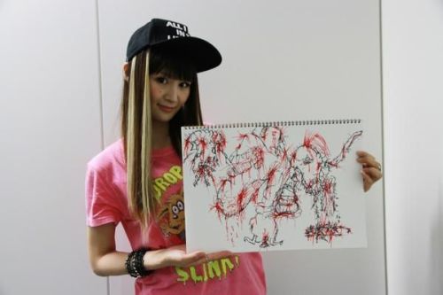 SnK News: Sasha’s Seiyuu Kobayashi Yuu Announces Marriage!Renowned seiyuu Kobayashi Yuu (Pictured above with her infamous SnK drawing), whom SnK fans know better as Sasha, announced her marriage to a man outside of the industry today!She is also known