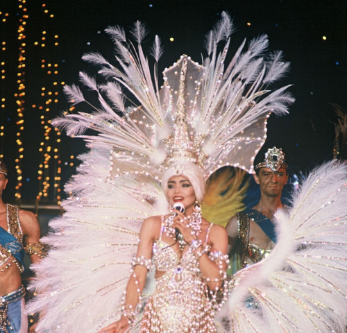 surra-de-bunda:  La Toya Jackson performing and backstage at her own  revue, ‘Formidable’, at the Moulin Rouge cabaret in Paris, France, (March 1992.) 