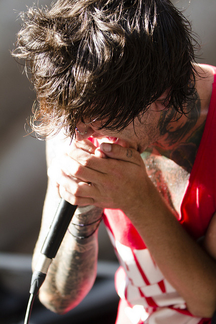 majestriks:  Austin Carlile from Of Mice &amp; Men by Snypaz118 on Flickr.Via