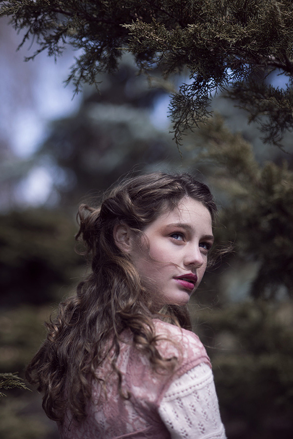 positivelynoteworthy:  Down The Rabbit Hole (via Daniela Majic)