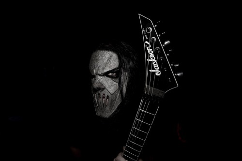 jacksonguitars:                    Hell Yes, Slipknot’s Mick Thomson Has Joined the Jackson Family Get all the details here! 