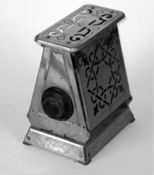 messytimetravel:  1920s : Toasters Curated by Chris Wild 