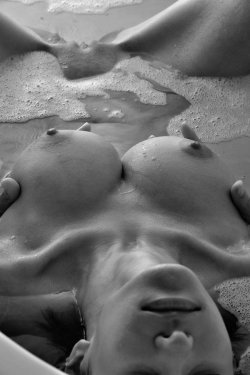 sexydiairy:  #SexyWet 