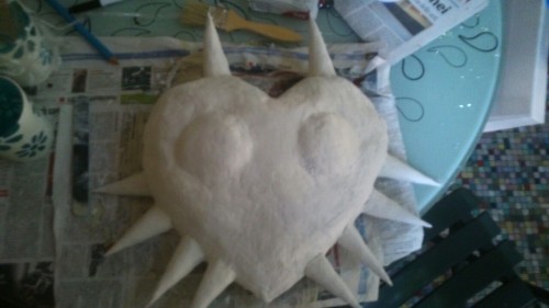 Majora&rsquo;s Mask tutorial by me :3 You just need newspapers, vinylic glue and clay.